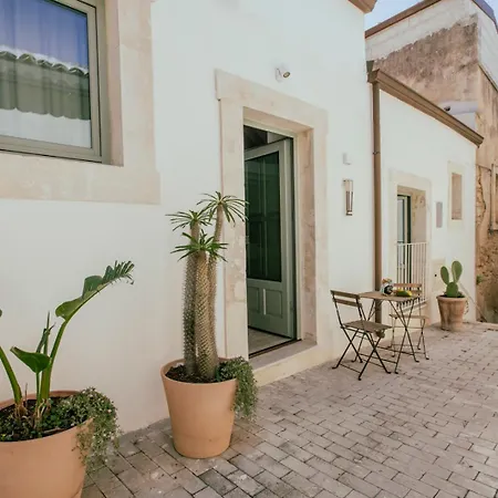Ronco Concordia Holiday home Noto